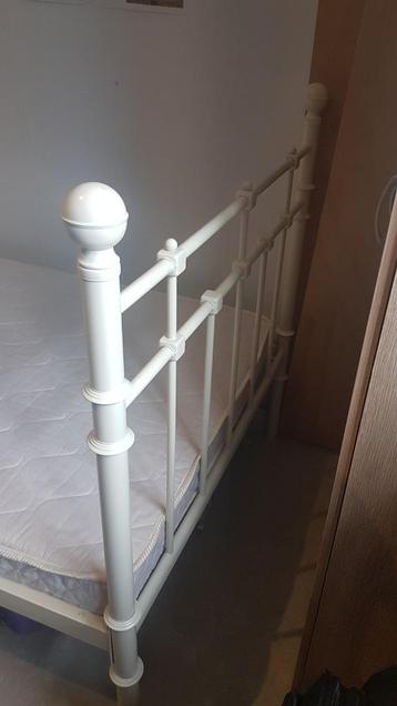 Ijzeren bed  (1 persoon) beschikbaar voor biedingen