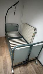 Thuiszorg bed elektrisch, Huis en Inrichting, Slaapkamer | Bedden, Ophalen, Zo goed als nieuw