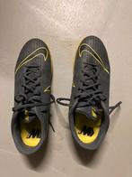 Chaussures Nike football terrain synthétique, Sports & Fitness, Football, Enlèvement, Comme neuf, Chaussures