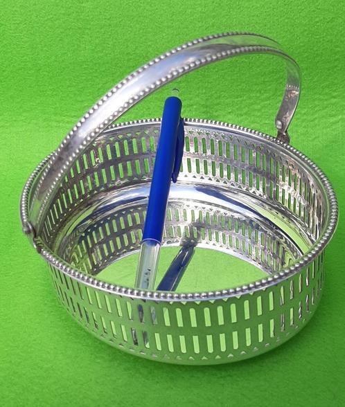 Verzilverd Bonbon- / Crostini mandje - Met hengsel, Antiek en Kunst, Antiek | Zilver en Goud, Zilver, Ophalen of Verzenden