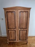 Klassieke houten kleerkast met antieke details, 100 tot 150 cm, Met hangruimte, 150 tot 200 cm, Gebruikt