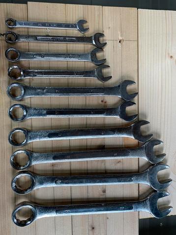 Set van 10 steeksleutels beschikbaar voor biedingen