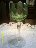 1 verre en cristal de couleur verte sur pied, Antiquités & Art, Antiquités | Verre & Cristal, Enlèvement