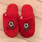Pantoffels voetbal maat 30/31, Ophalen of Verzenden, Zo goed als nieuw