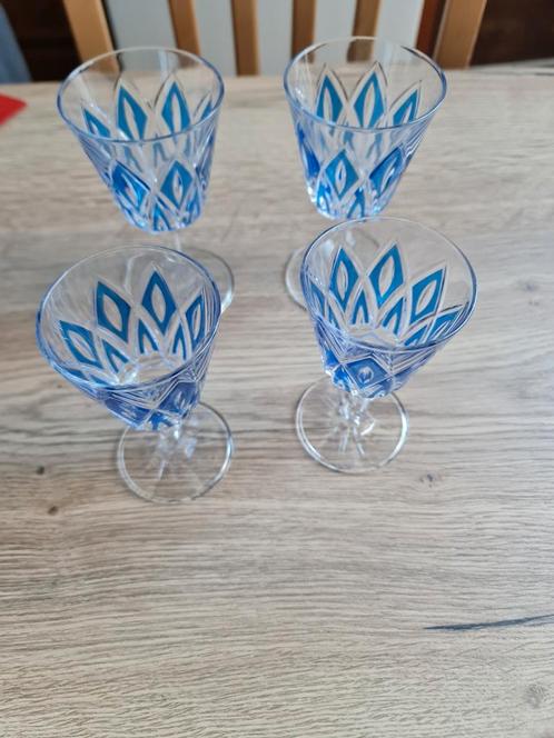4 glazen: VMC Reims France - Gestileerde Glazen blauw, Verzamelen, Glas en Drinkglazen, Zo goed als nieuw, Ophalen of Verzenden