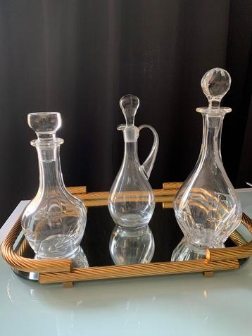 3 carafes en cristal  disponible aux enchères