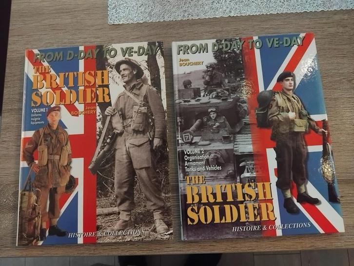 British soldier & Red Devils  WW2, Verzamelen, Militaria | Tweede Wereldoorlog, Landmacht, Boek of Tijdschrift, Ophalen of Verzenden