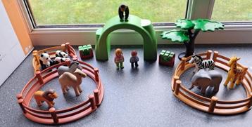 playmobile 1 2 3  zoo,racewagens en stal beschikbaar voor biedingen