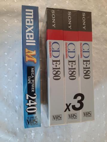 4 nieuwe VHS videobanden in plastic cellofaan beschikbaar voor biedingen