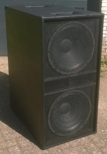 Subs 18 inch 1250 - 2500 Watt, 2 stuks beschikbaar voor biedingen