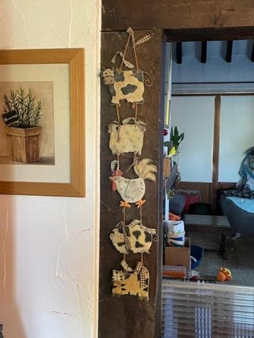 Hangertje met dierenmotieven beschikbaar voor biedingen