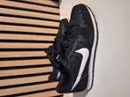 Nike's maat 39, Sport en Fitness, Ophalen, Zo goed als nieuw, Nike