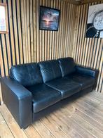 Zwarte kunstlederen zetel.100€ of doe een goed bod!, Ophalen, Gebruikt, Driepersoons, Rechte bank