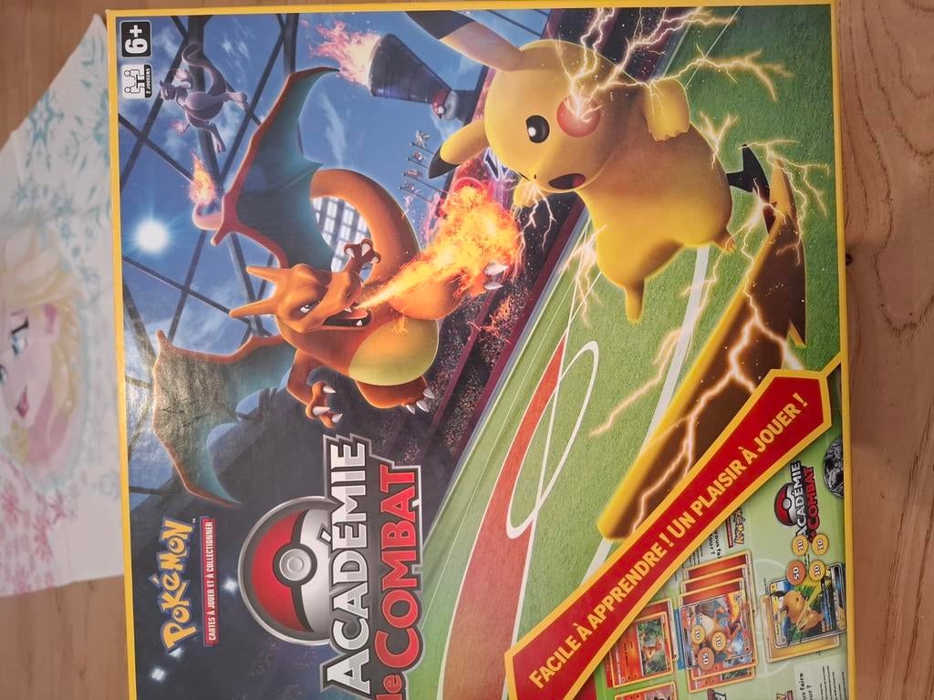 Jeu de société pokemon + cartes, Hobby & Loisirs créatifs, Enlèvement, Comme neuf