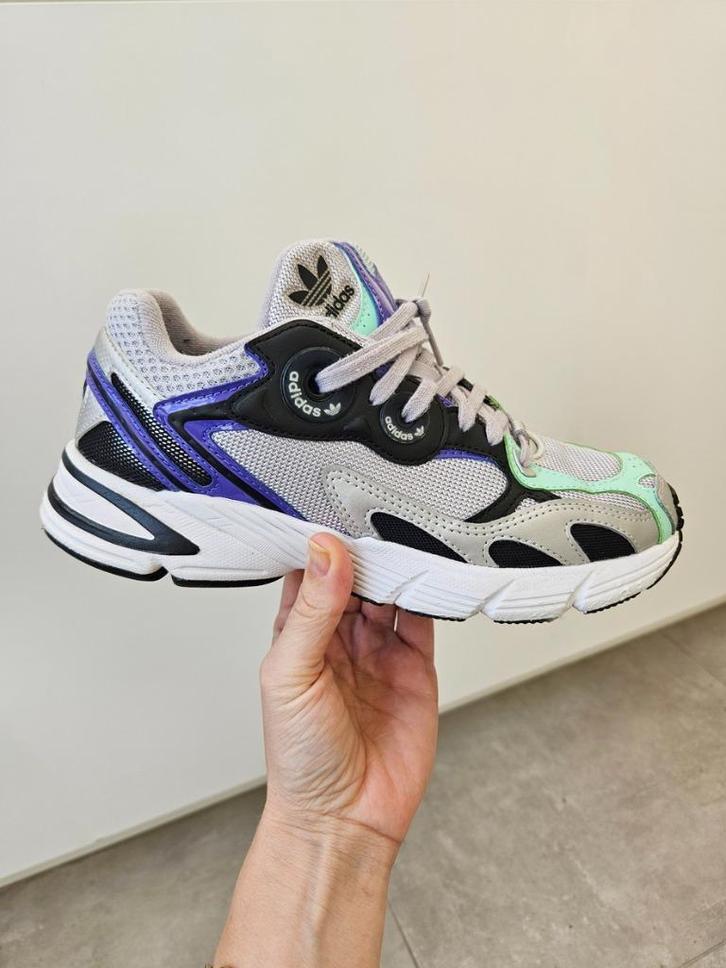 Adidas Astir sneakers, kleur Zilver Metallic, maat EU 37,5, Kleding | Dames, Schoenen, Gedragen, Sneakers, Grijs, Ophalen of Verzenden