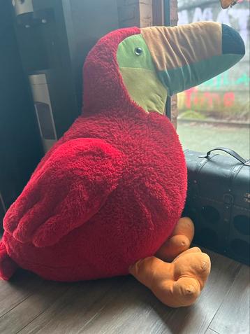 Grote knuffel papegaai beschikbaar voor biedingen