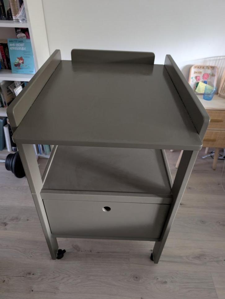 Table a langer Périclès, Enfants & Bébés, Bains & Soins, Utilisé, Autres types, Autres marques, Enlèvement