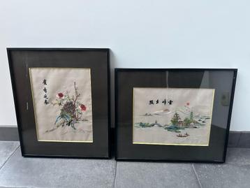 2 Chinese kaders met geborduurde tekeningen