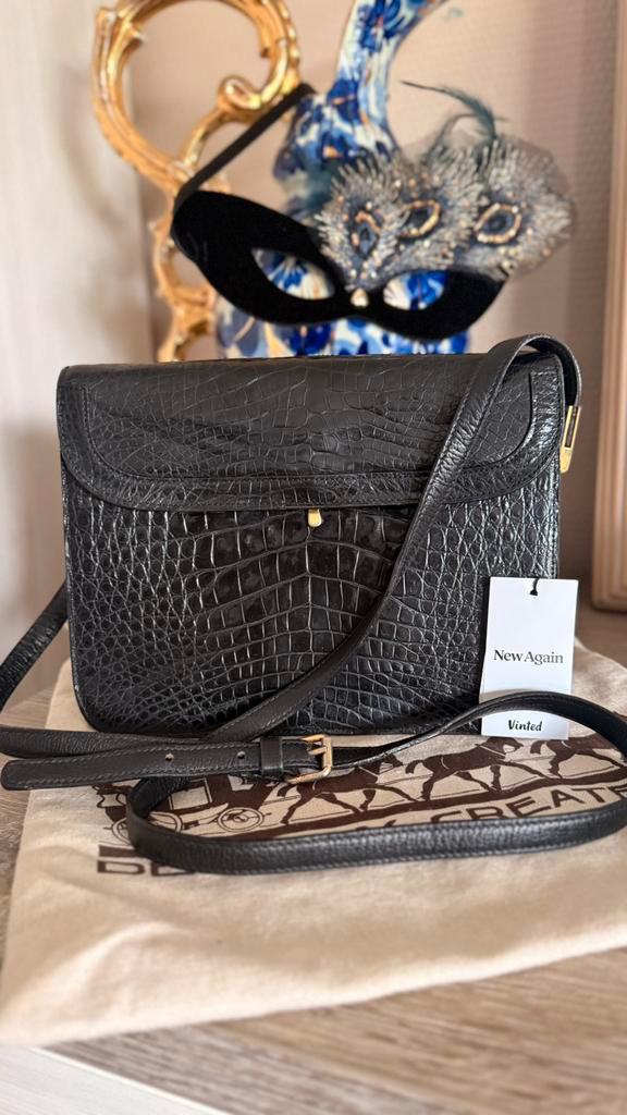 Patented Delvaux Vintage Handbag in Croco Leather 1980, Handtassen en Accessoires, Tassen | Damestassen, Gebruikt, Avondtasje