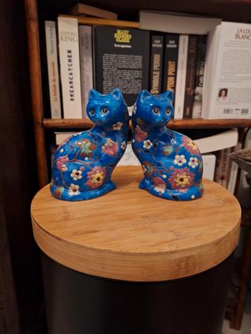 2 prachtige emaille katten

Longway beschikbaar voor biedingen