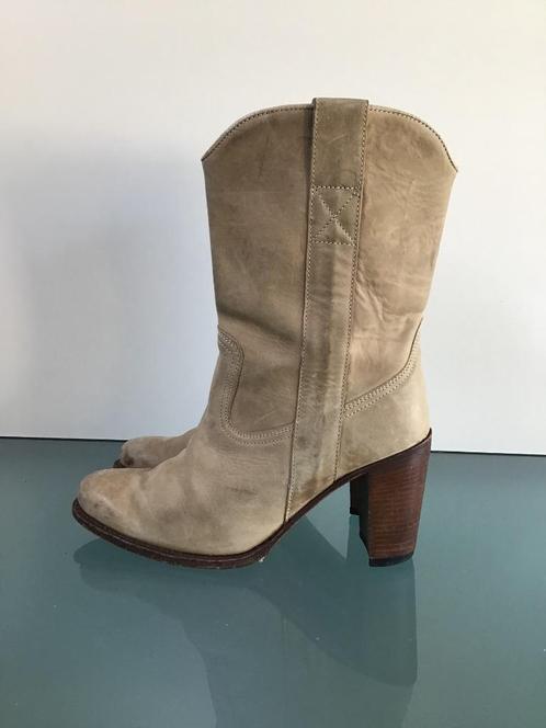Gratis Verzenden | Sendra coole bohemian beige boots 38, Kleding | Dames, Schoenen, Zo goed als nieuw, Hoge laarzen, Beige, Verzenden