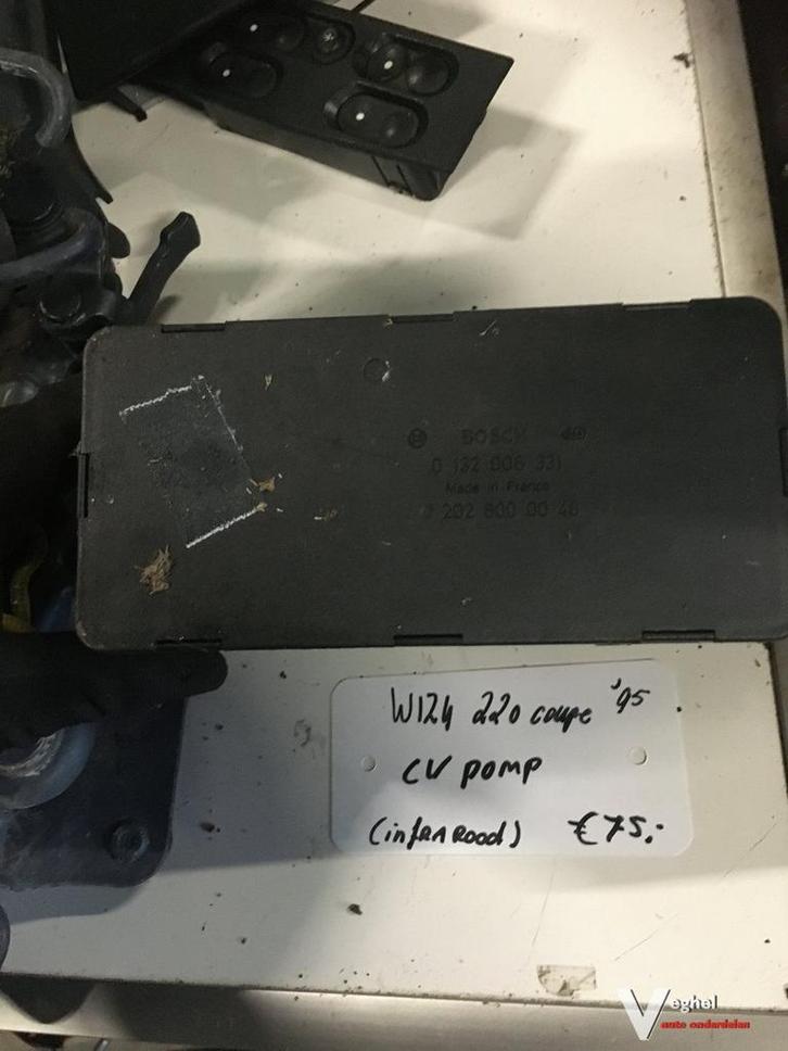 Mercedes w124 220 coupe 1995 Centralevergrendelingspomp, Auto-onderdelen, Elektronica en Kabels, Gebruikt, Ophalen of Verzenden