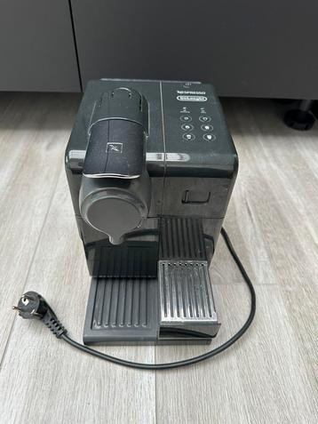 De'Longhi Nespresso Lattissima Touch, Elektronische apparatuur, Koffiezetapparaten, Ophalen, Gebruikt, Combi, Koffiepads en cups