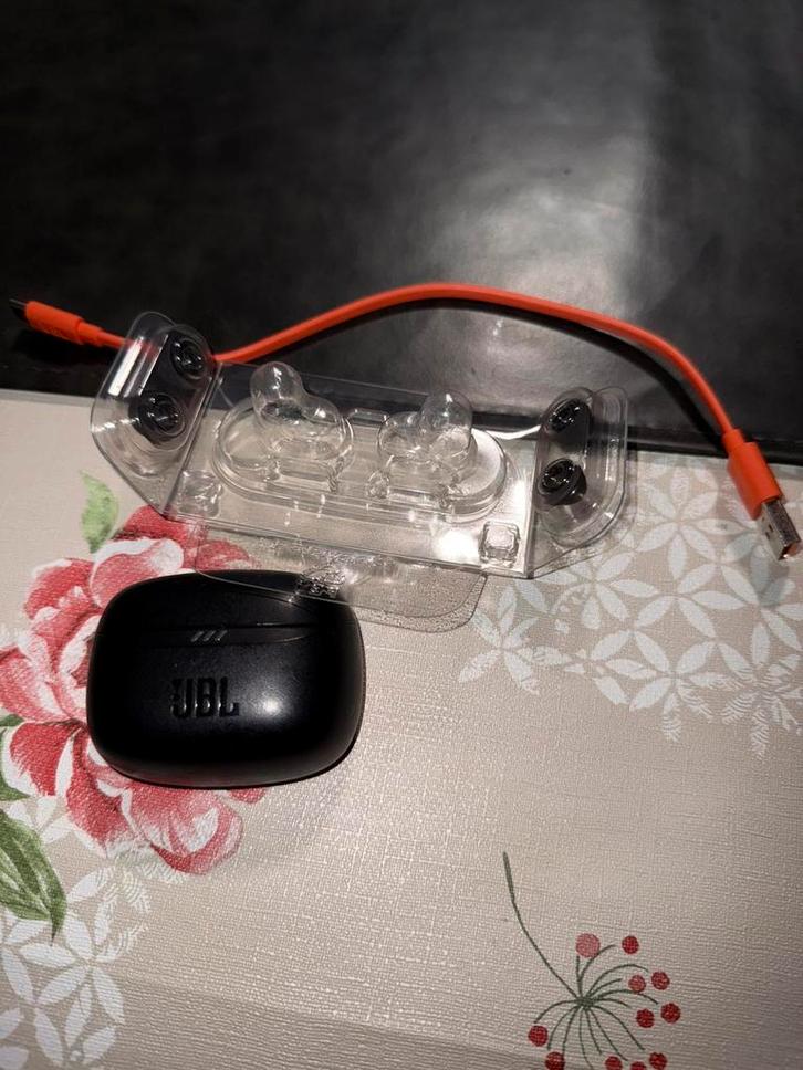 Jbl tune buds 2 te koop, Telecommunicatie, Mobiele telefoons | Oordopjes, Gebruikt, Ophalen