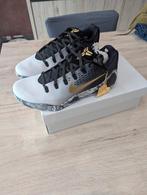 Nike Kobe 9 EM Low Protro 'Mambacita' EU44.5, Ophalen, Nieuw