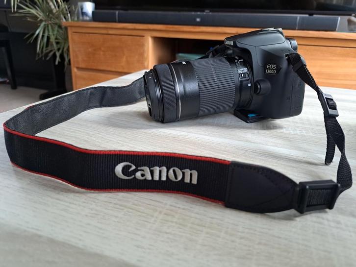Canon EOS 1300D + accessoires, Audio, Tv en Foto, Fotocamera's Digitaal, Zo goed als nieuw, Spiegelreflex, Canon, Ophalen