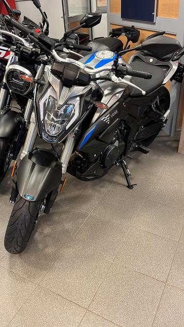 Voge 500r beschikbaar voor biedingen