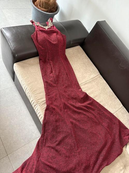 Chique bordeaux feestkleed van “Met Eva” – maat XS/S, Kleding | Dames, Gelegenheidskleding, Zo goed als nieuw, Maat 36 (S), Rood