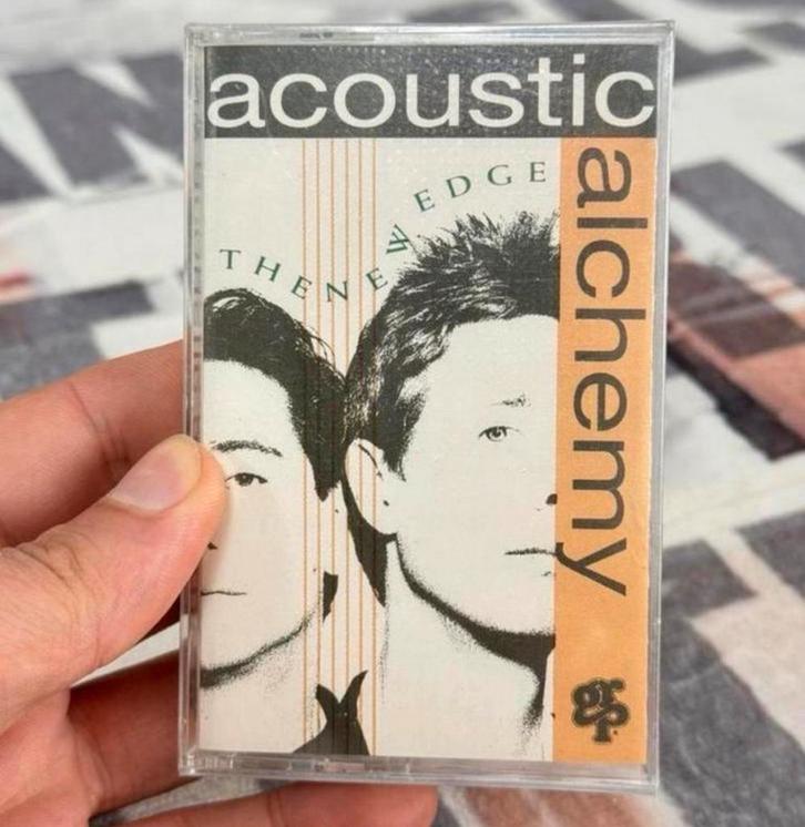 Acoustic Alchemy The New Edge 1993 SEALED NEW cassette tape, Cd's en Dvd's, Cassettebandjes, Nieuw in verpakking, Origineel, Jazz en Blues