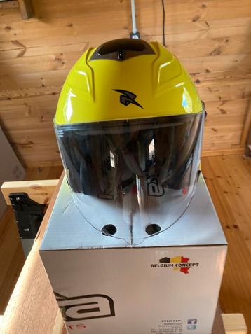 Helm beschikbaar voor biedingen