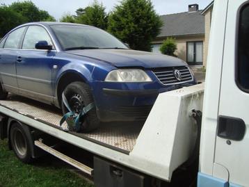 VW  PASSAT   1600 BENZINE VOOR ONDERDELEN, Autos, Achat, Entreprise, Boîte manuelle, Passat