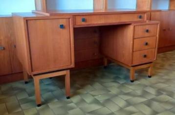Vintage MDK teakhouten bureau uit de jaren 60  beschikbaar voor biedingen