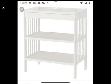 2 verzorgingstafels Gulliver IKEA te koop beschikbaar voor biedingen