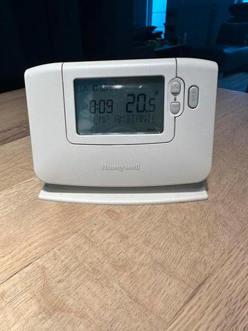 Honeywell CM921 thermostaat