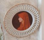 Twee sierborden porselein: Saint Fabiola en Maria met kind, Ophalen