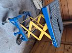 Hydraulische lift voor crossmotor, Ophalen