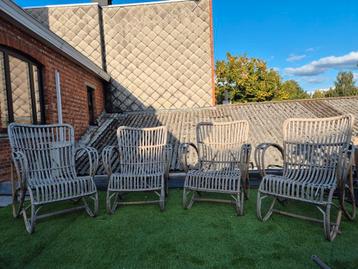 Rotan tuinstoelen beschikbaar voor biedingen