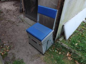 visbak van ULTIMATE met rugleuning en klein materiaal in beschikbaar voor biedingen