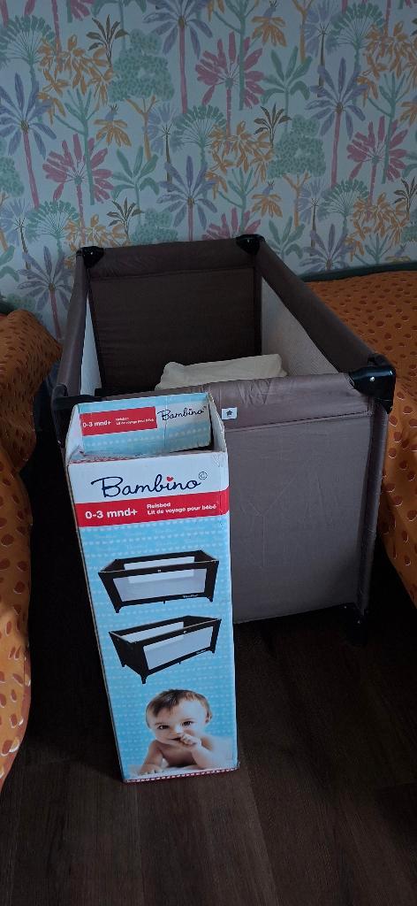 Reisbedje + matrassen + topper + 3 hoeslakens, Enfants & Bébés, Berceaux & Lits, Comme neuf, Lit de voyage, Enlèvement