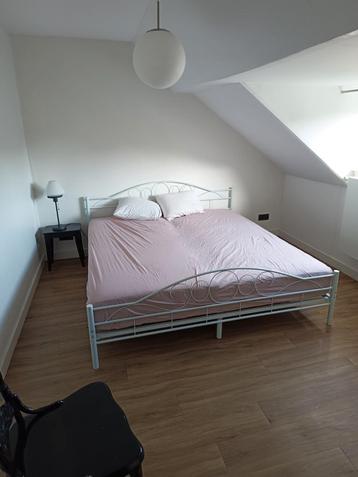 Bed beschikbaar voor biedingen