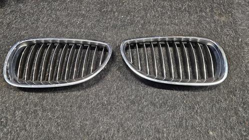 Grille chroom zwarte spijlen BMW 5 serie E60 E61 51137065701, Auto-onderdelen, Overige Auto-onderdelen, BMW, Gebruikt, Ophalen of Verzenden