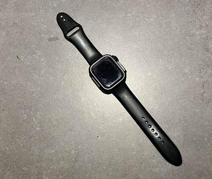 ⸻   Apple Watch Series 7 – 45mm + plusieurs bracelets, Handtassen en Accessoires, Smartwatches, Zo goed als nieuw, Groen, Conditie