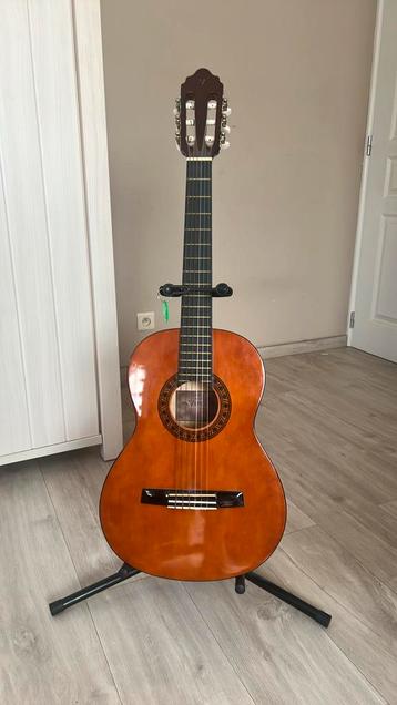 Guitare de voyage, Musique & Instruments, Instruments à corde | Guitares | Acoustiques, Enlèvement, Utilisé