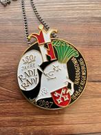 Karnaval medaille radi 50 jaar 1987, Verzamelen, Ophalen of Verzenden, Nieuw, Stad of Land, Button