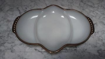 Fire King melkglas serveerschotel beschikbaar voor biedingen