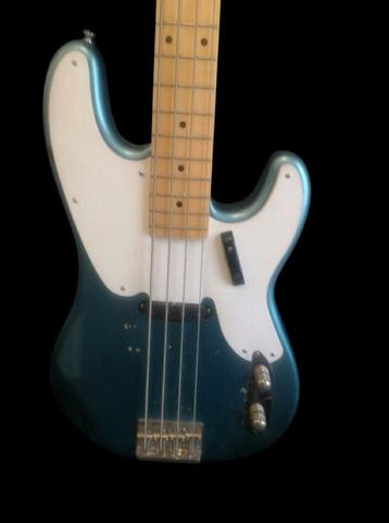 Te koop squier fender presision bass, Muziek en Instrumenten, Ophalen, Zo goed als nieuw, Fender
